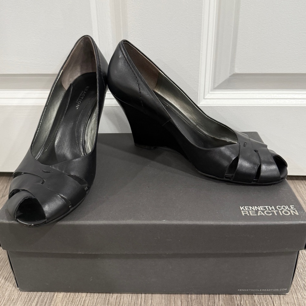 Kenneth Cole Reaction Black Peep-Toe Wedge Heels Size 6